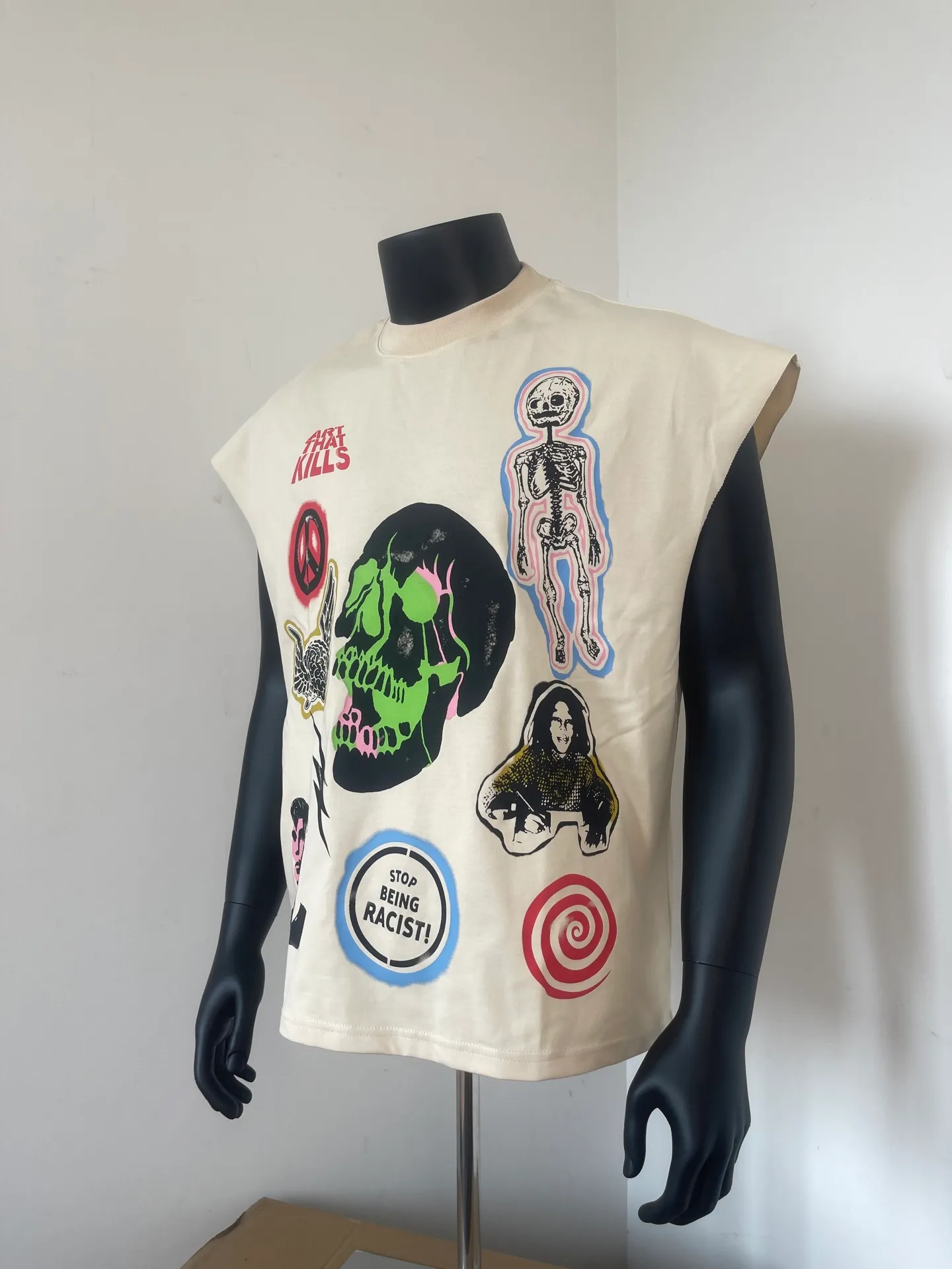 pt #G1018 P110 GALLERY DEPT. Sleeveless waistcoat with short sleeves. Multi-element skull print. Made of 280G double-yarn pure cotton. The fabric is comfortable and stylish. It has been custom-woven and dyed. The upper body will be more trendy and cool in the future. Multi-element large-area printing design is full. The American version is too large. Color: apricot. Size S/M/L/XL